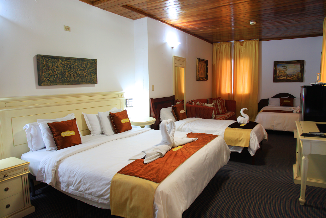 Swans Cay Hotel  - 2