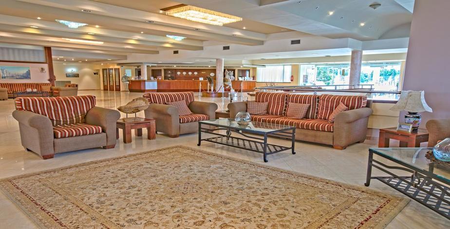 Sovereign Beach Hotel - 9