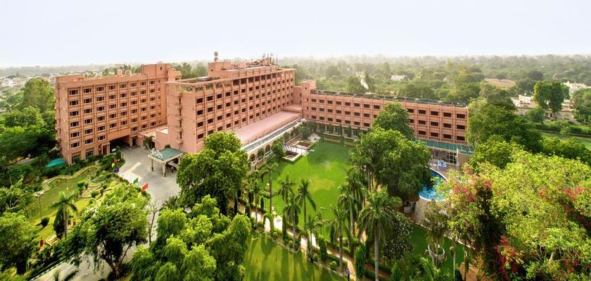 Hotel Clarks Shiraz, Agra - 1