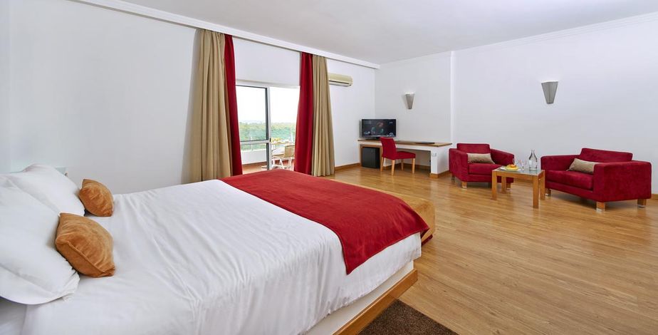 Alcazar Hotel & Spa - 4