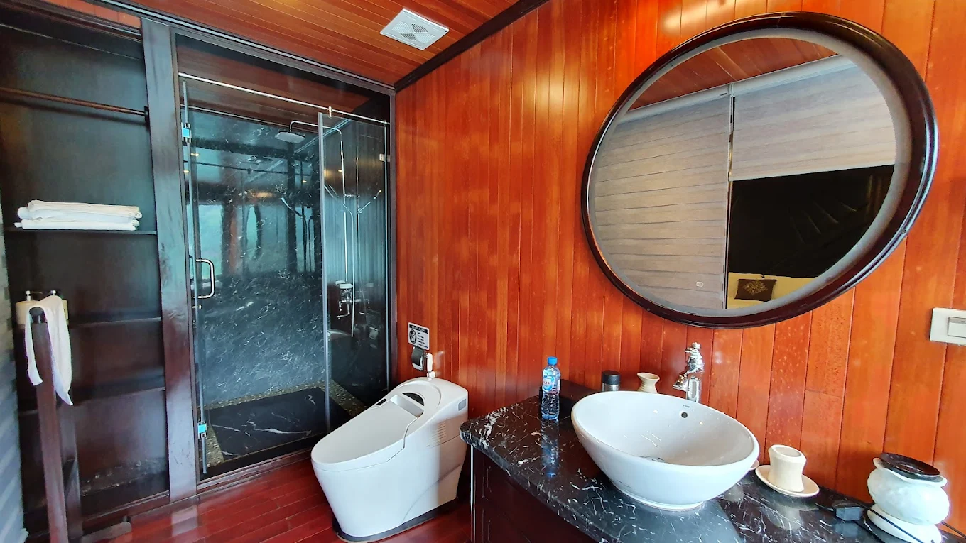 La Regina Royal Cruise, Halong - 3