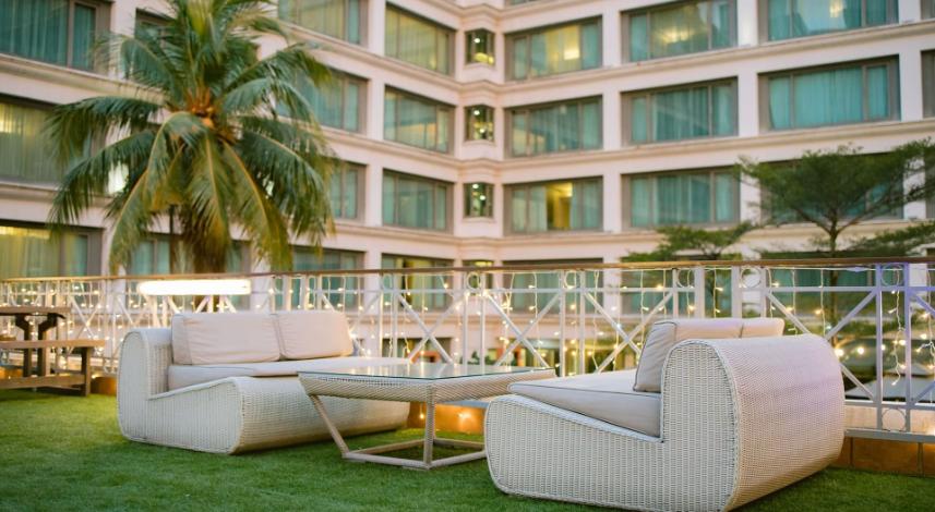 MiCasa All Suite Hotel - 1