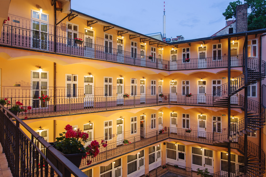 Ariston & Ariston Patio Hotel Prague - 1