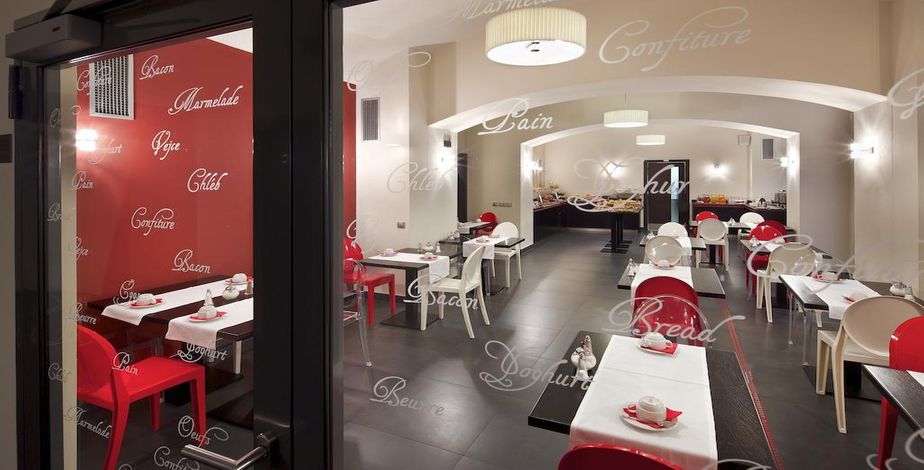 Red and Blue Design Hotel Prague - 5