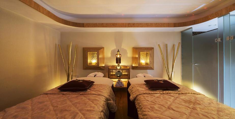 Constantinou Bros Athena Royal Beach Hotel - 6