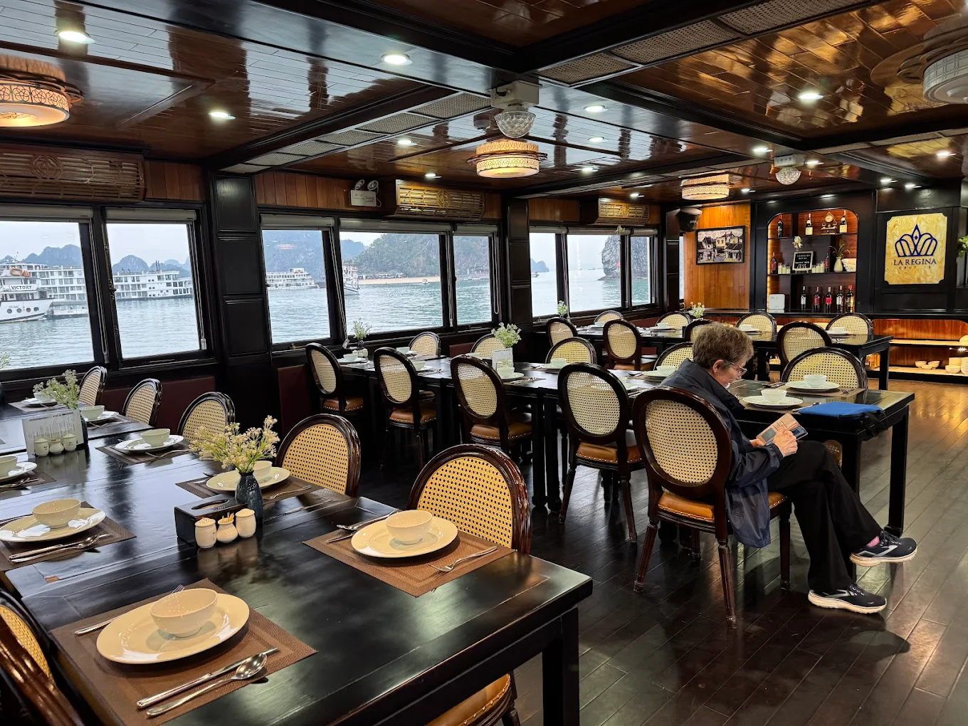 La Regina Royal Cruise, Halong - 10