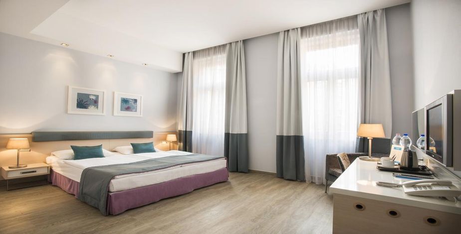 Atrium Fashion Hotel, Budapest - 2