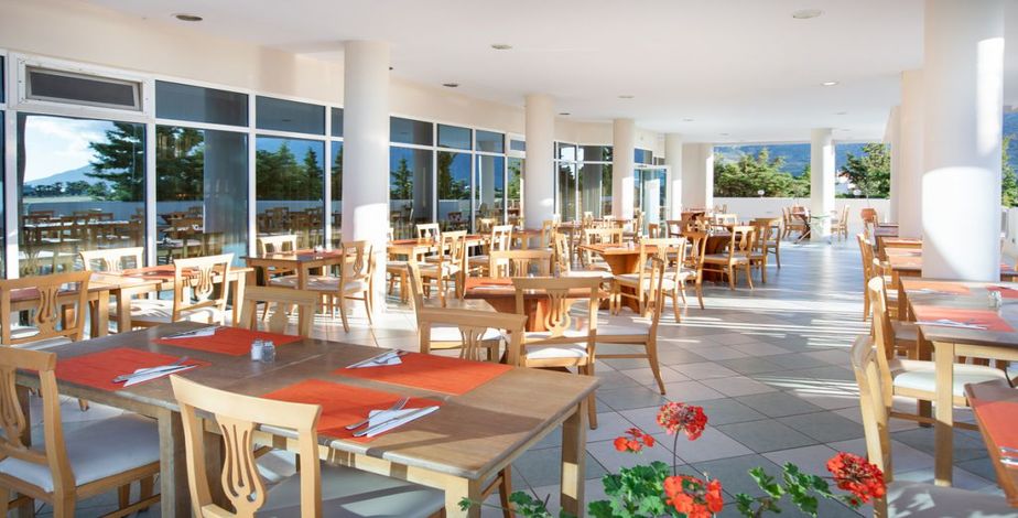 Sovereign Beach Hotel - 7