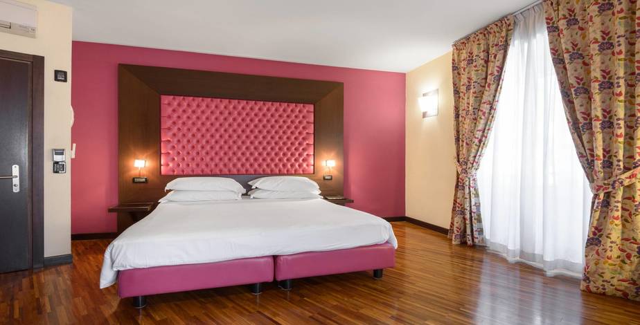 Gambrinus Hotel - 4