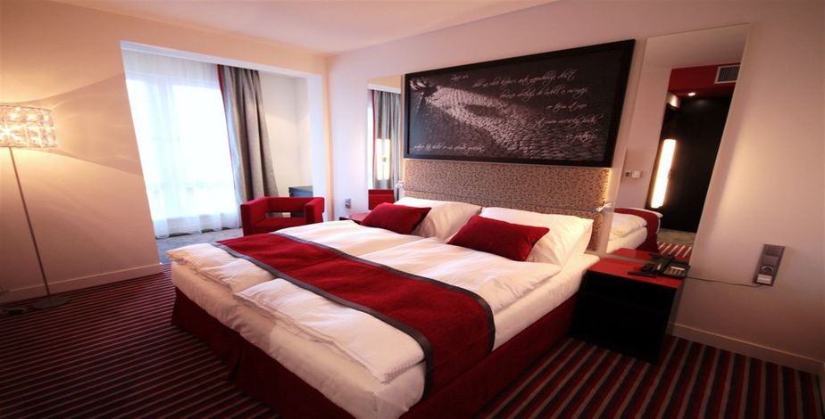Red and Blue Design Hotel Prague - 3