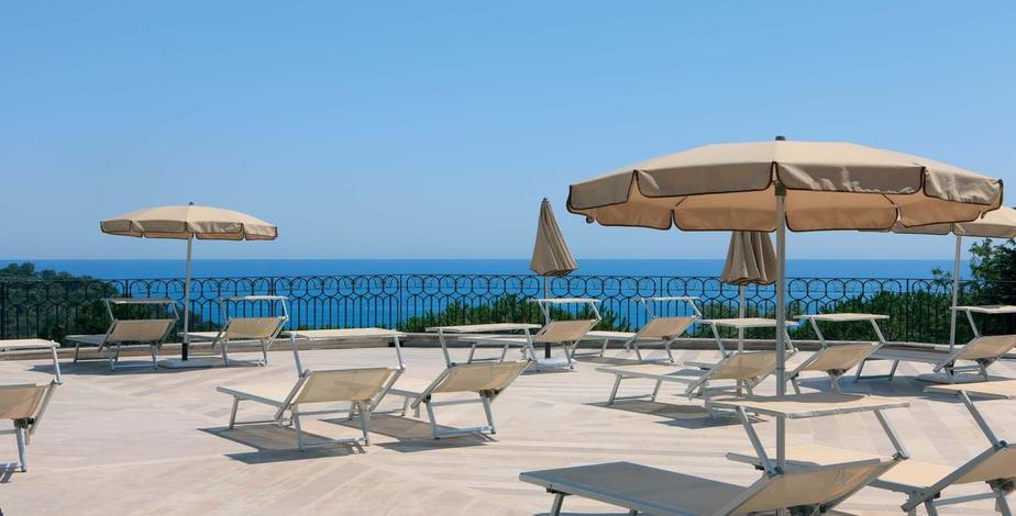 Serene Sorrento: Peaceful Adults-Only Getaway - 2