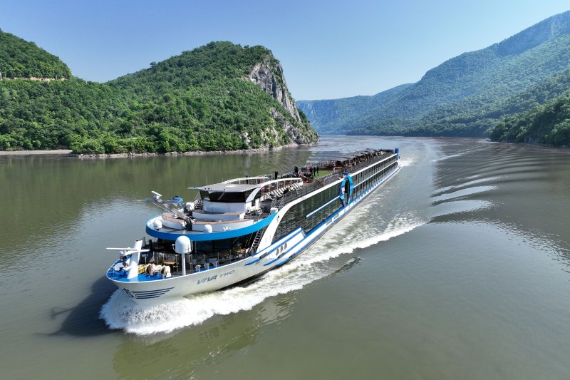 VIVA TWO sailing through the Iron Gate gorge on the Danube