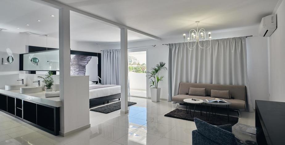 Luxury Zante Half Board Stay With Free Transfers - 11