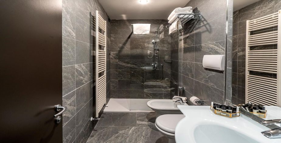 Smart Hotel Holiday - 5