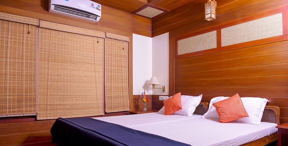 Air Conditioned House Boat, Alleppey - 1