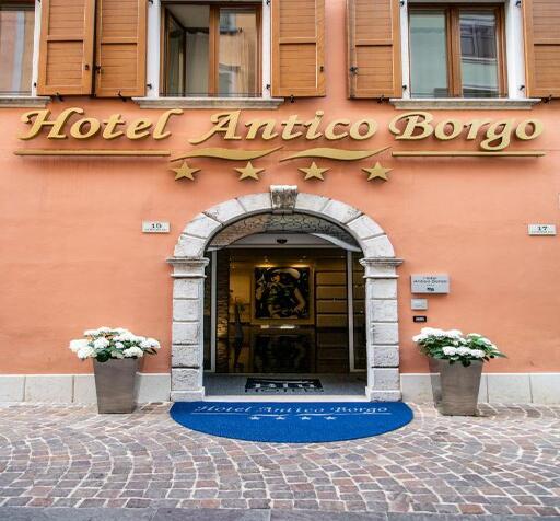 Hotel Antico Borgo, Riva del Garda - 1