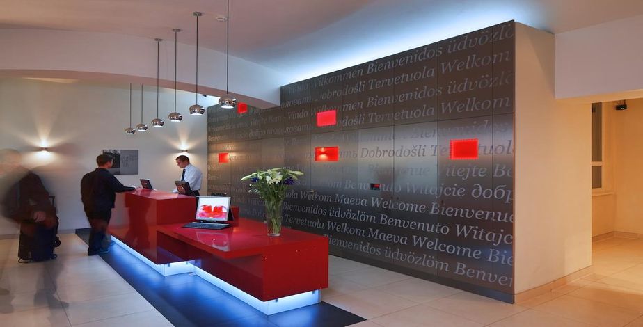 Red and Blue Design Hotel Prague - 2