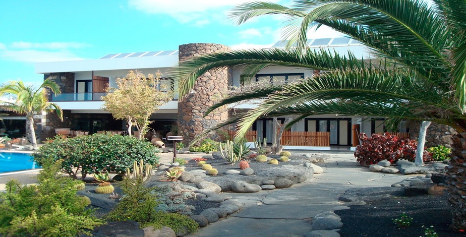 Luxury Lanzarote Holiday With Flights And Half Board Basis
