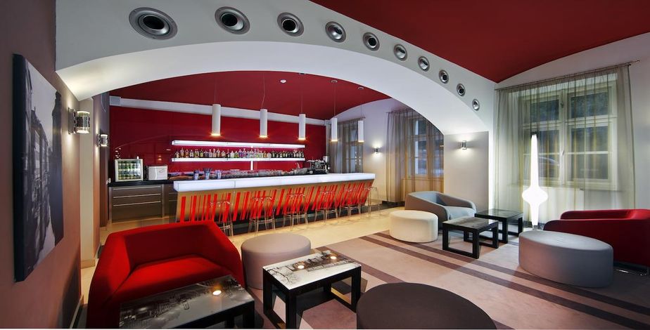 Red and Blue Design Hotel Prague - 7